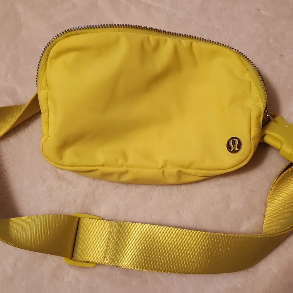 Lululemon Neon Yellow Belt Bag - Picture 7 of 8